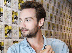 WUE0gq0.gif